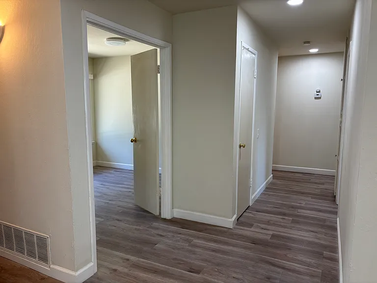 392 Henderson Dr — Photo 6