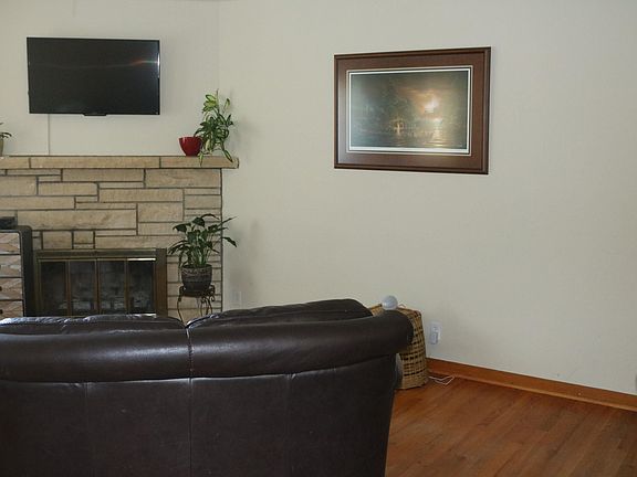 4th image of 2735 Avenue L