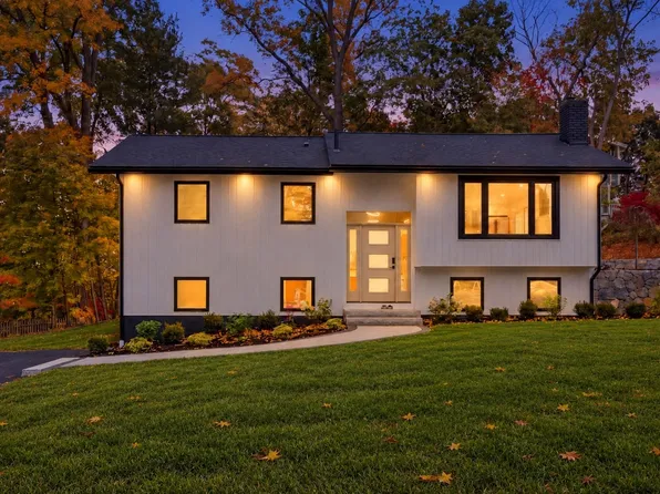 66 Ontario Dr, Hudson, MA 01749