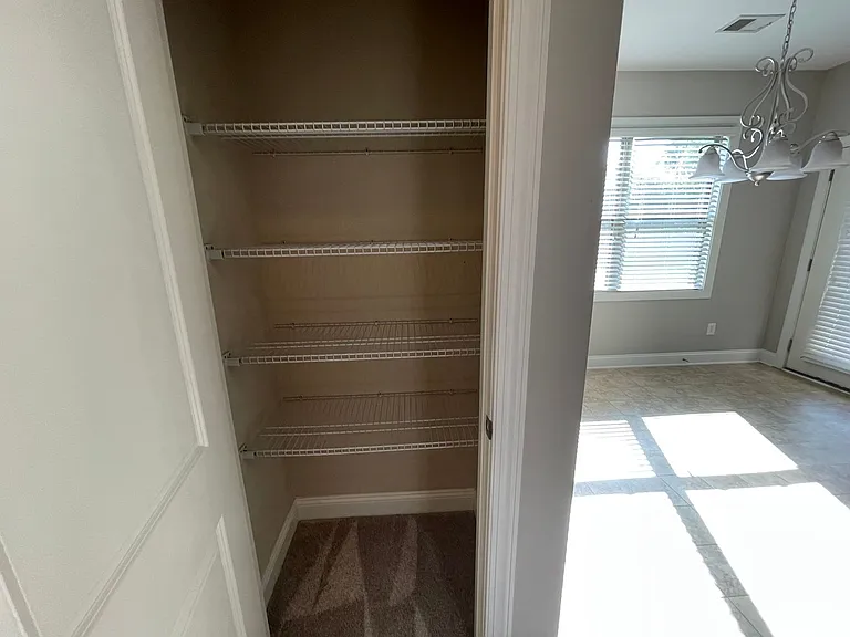 654 Dutchmans Creek Trl — Photo 18