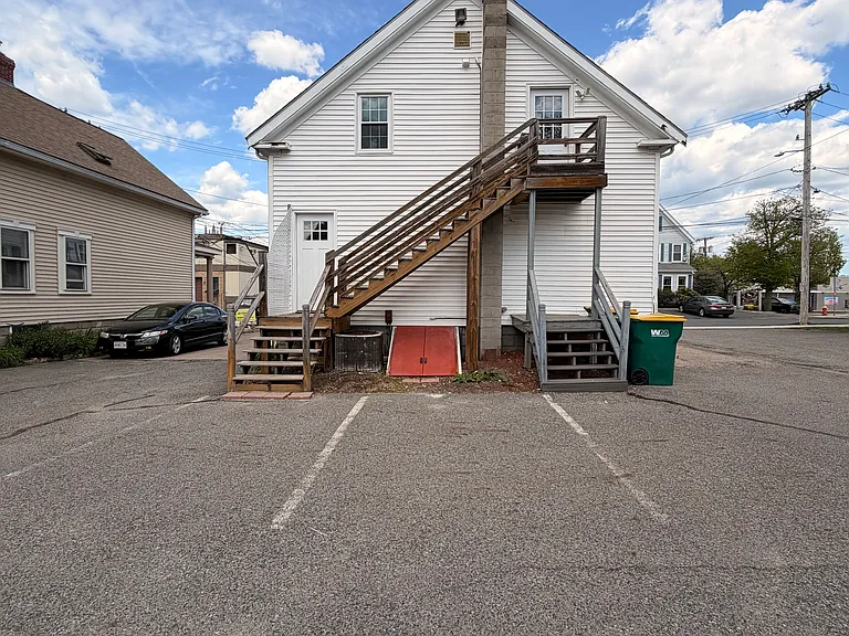 47 Vernon St E #1 — Photo 17