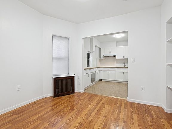 3rd image of 32 Mulberry St APT 7