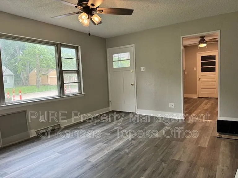 2416 SW 25th Dr — Photo 3