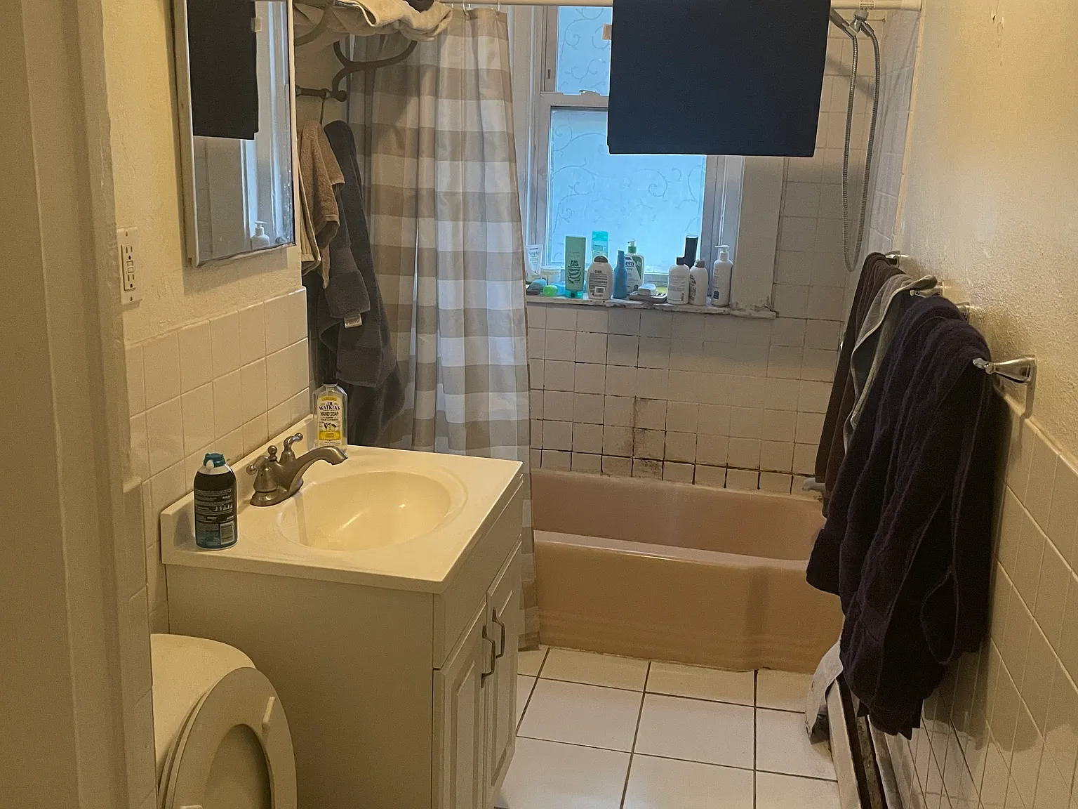 2 bed, $3,200 — Photo 2