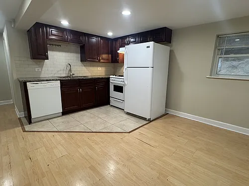 Tinas Towers - 4950 - G Photo 1