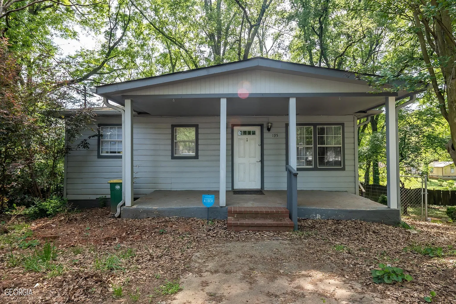 195 Royal Ct photo 1