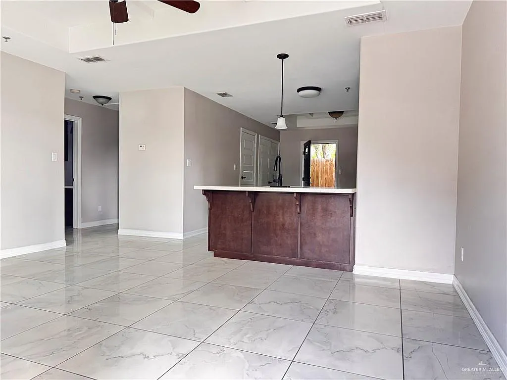 Building Photo - 1510 Ithaca Ave #2