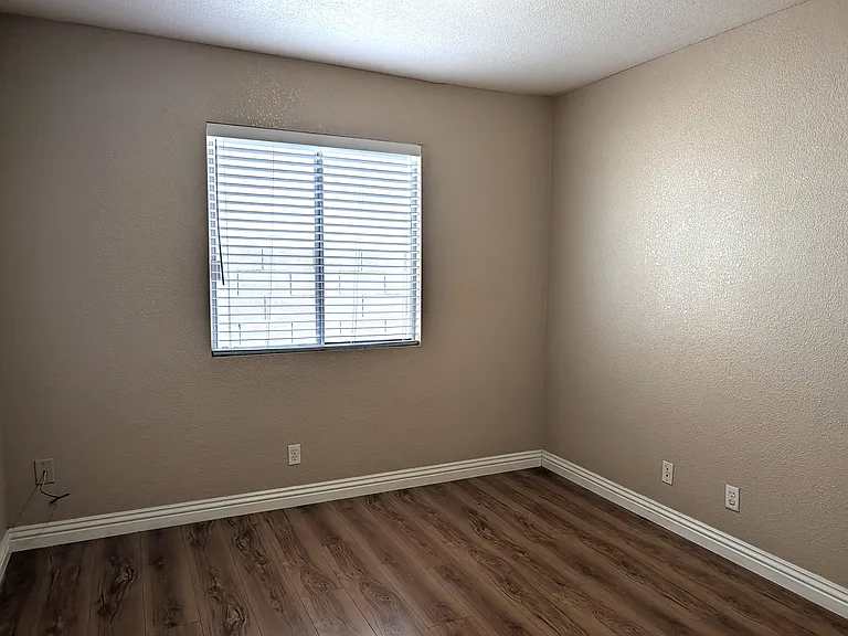 7825 Cherry River Dr — Photo 30