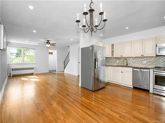 3rd image of 29 Troy Ln Floor 1