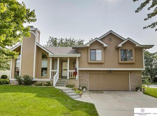 16639 Adams St, Omaha, NE 68135