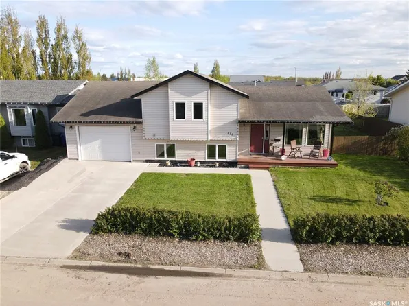 612 7th AVENUE W, Meadow Lake, SK S9X 1B1
