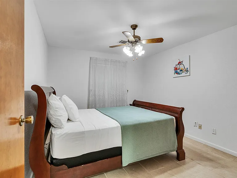4002 Thistledown Dr — Photo 26