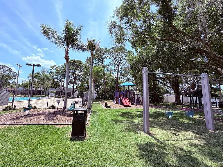 129 Camphor Cir #F — Photo 47