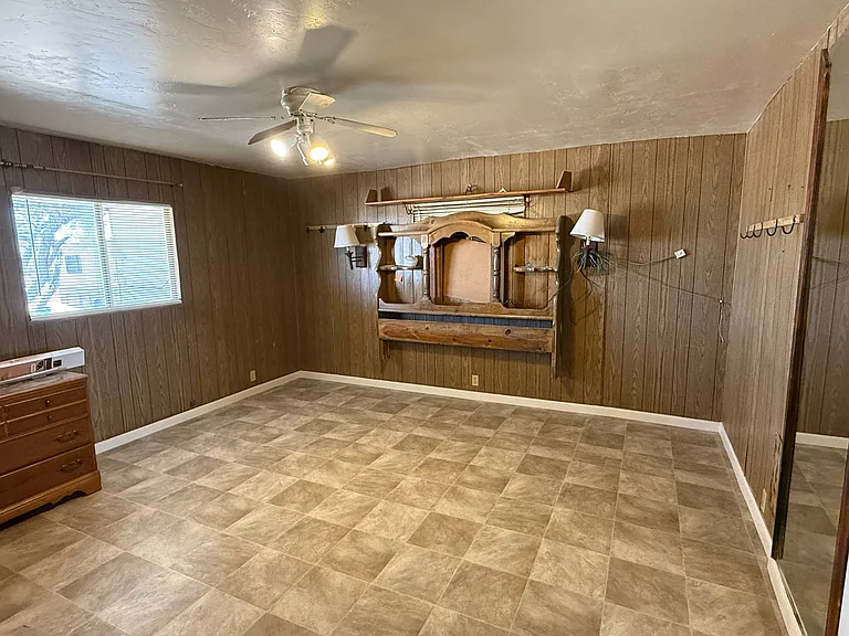 8221 S Taylor Ln — Photo 16