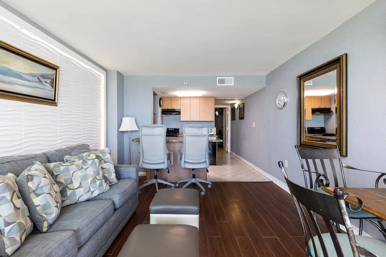 1 bed, 1.0 bath, 548 sqft, $2,340 — Photo 2