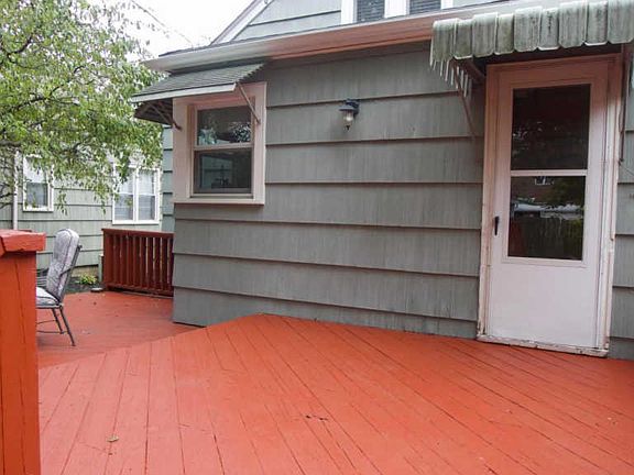 4th image of 828 Chelsea Ave