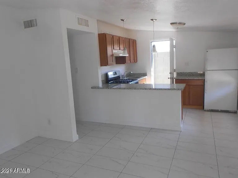 1623 E Pinchot Ave — Photo 7