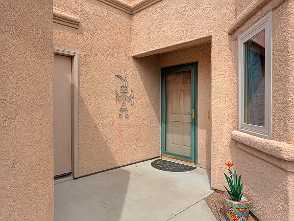 3rd image of 212 N Crescent Bell Dr