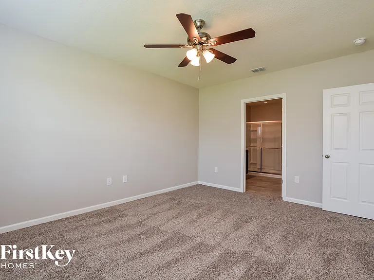 545 Sorrento Dr — Photo 9