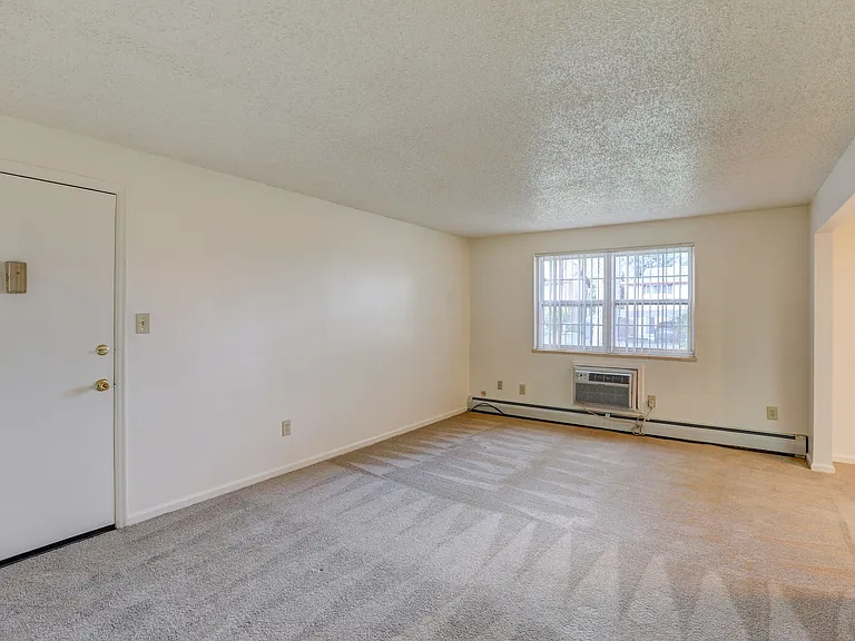 Applewood Crest Townhomes & Apartments — Photo 25