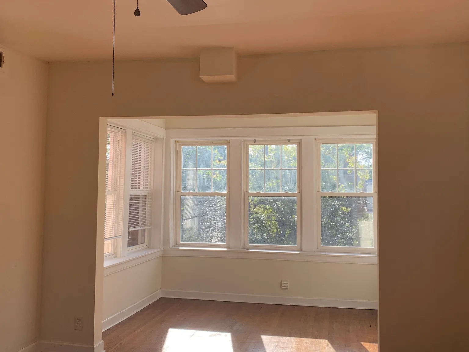 3 bed, 1250 sqft, $1,695 — Photo 2