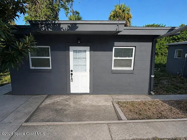1500 Seneca Dr #3