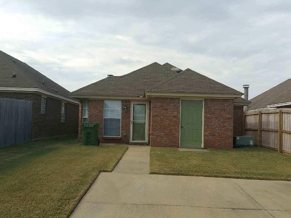 2nd image of 1347 Cameron Ct