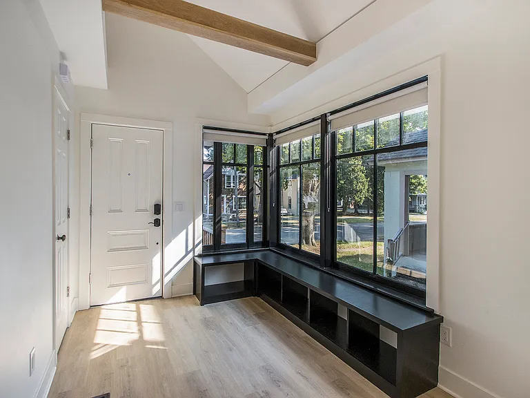 723 McCourtie St — Photo 4