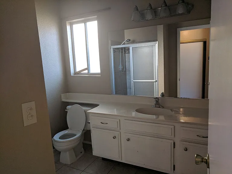8413 Dunphy Ct — Photo 10