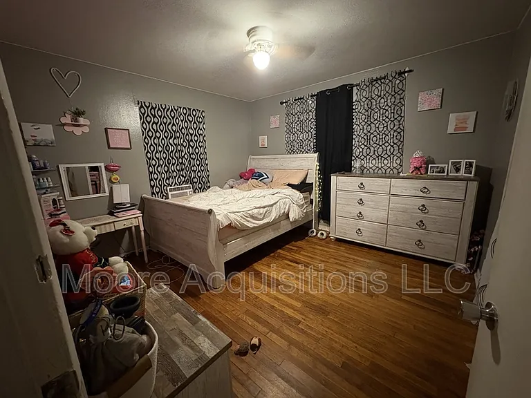 1047 Star St — Photo 14