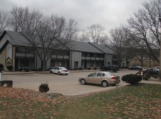 RARE VACANCY: Great 1 BR Apartment in a Great Complex - Most Convenient Location!, Akron, OH 44306