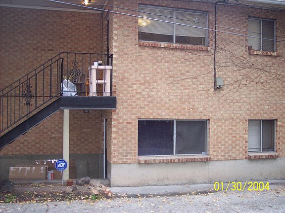 2nd image of 938 E Logan Ave #B