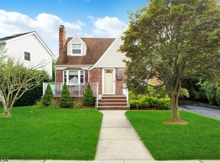 8 Margaret Ct, Fair Lawn, NJ 07410