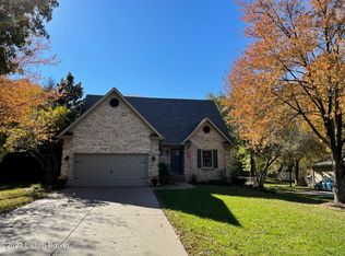 996 Club Dr, Goshen, KY 40026