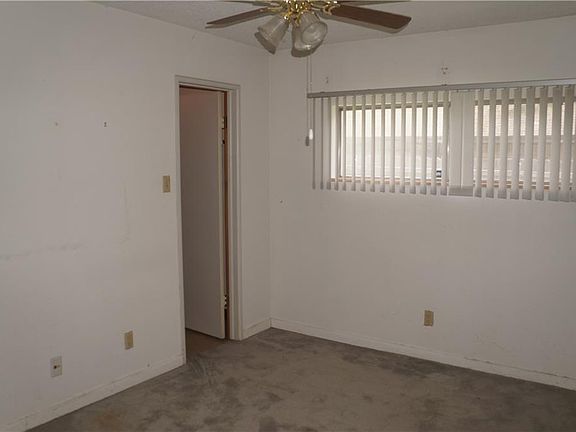 5th image of 202 Hyde Park Dr