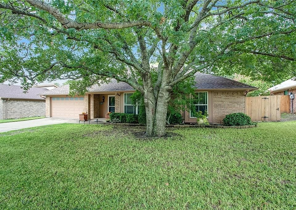 1st image of 209 Haywood Dr