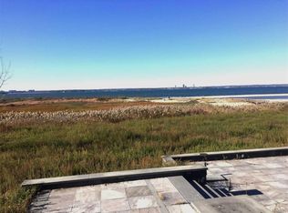 59 Cornwells Beach Rd, Port Washington, NY 11050