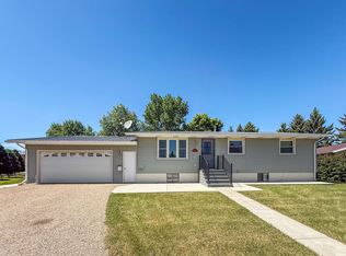 711 Horseshoe Dr, Stanley, ND 58784