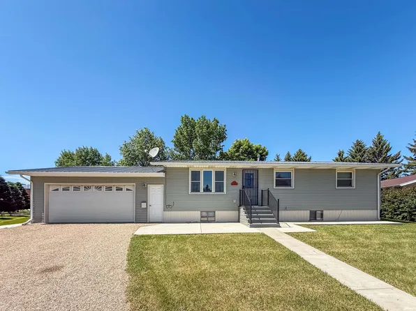 711 Horseshoe Dr, Stanley, ND 58784