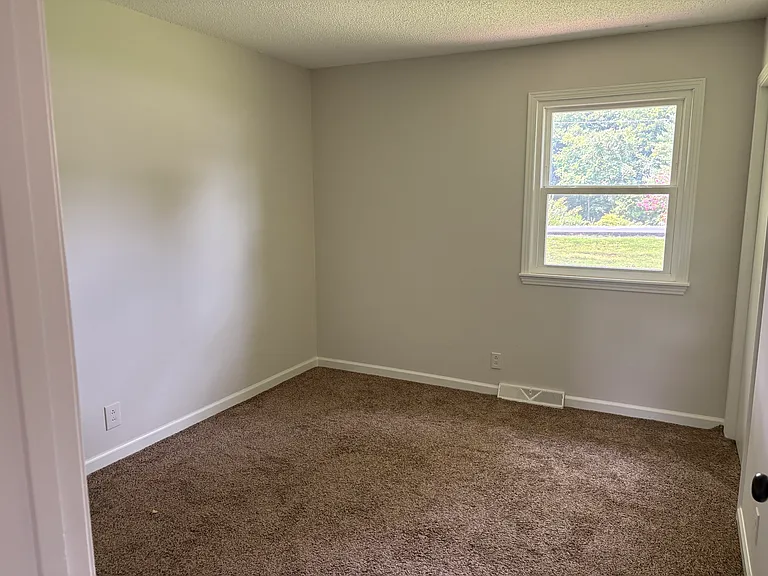 328 Lookout Dr — Photo 21