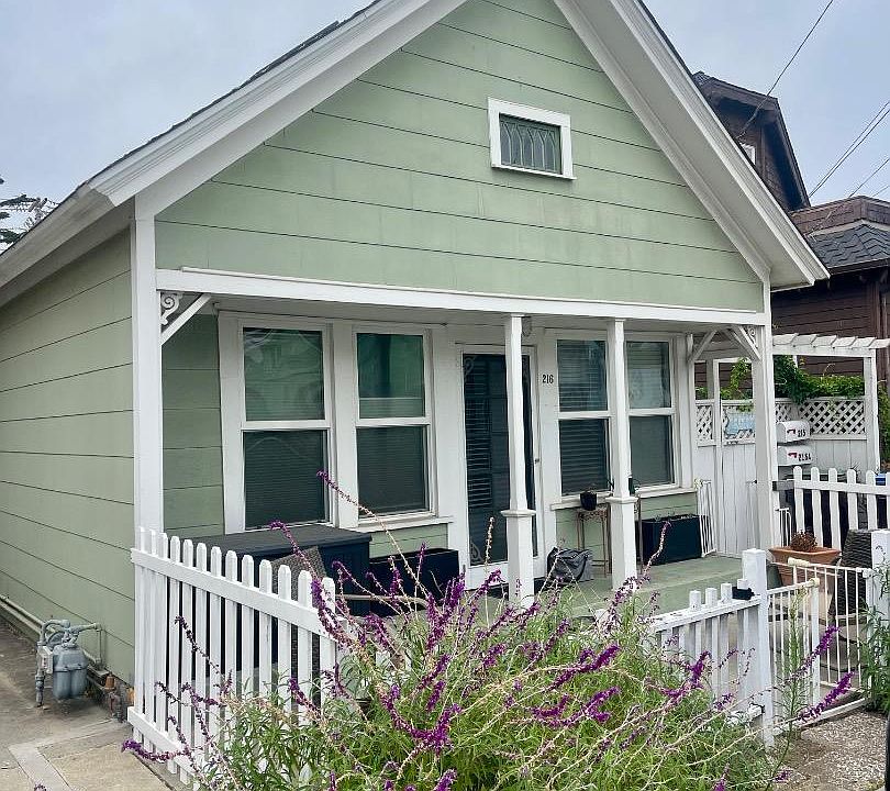 1st image of 216 Cypress Ave
