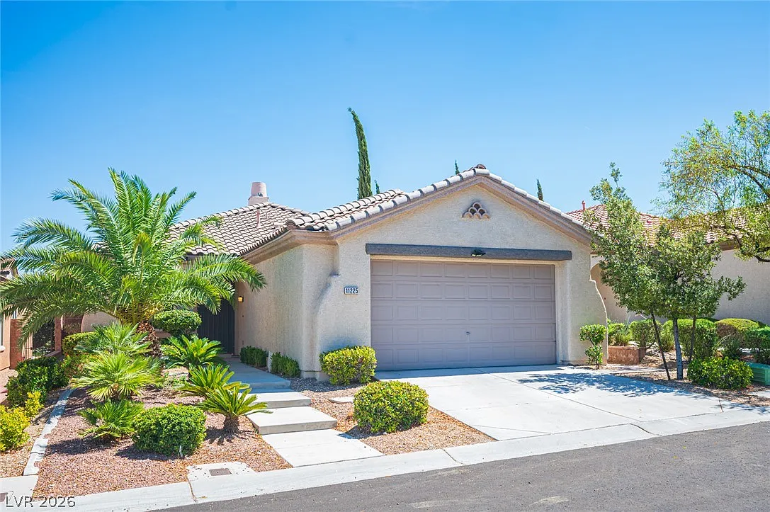 3 bed, 2.0 bath, 1687 sqft, $2,750 — Photo 2