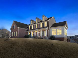 2001 Waterfall Dr, Hanover, PA 17331