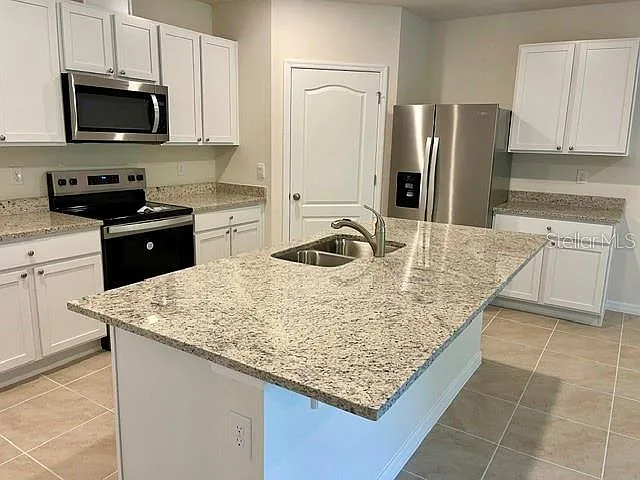 1950 Deep Lake Cir — Photo 10