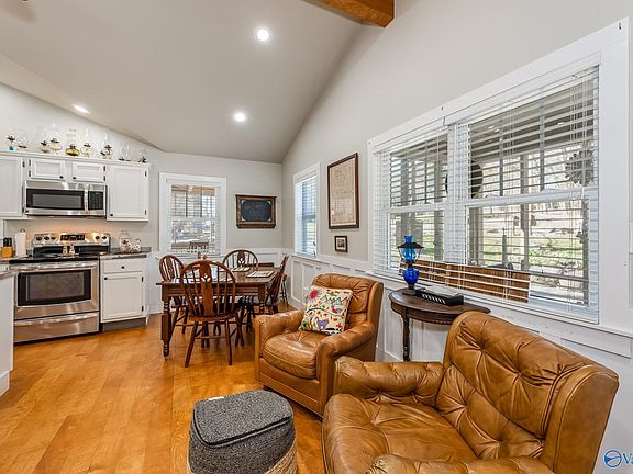 3rd image of 21322 Scenic Dr