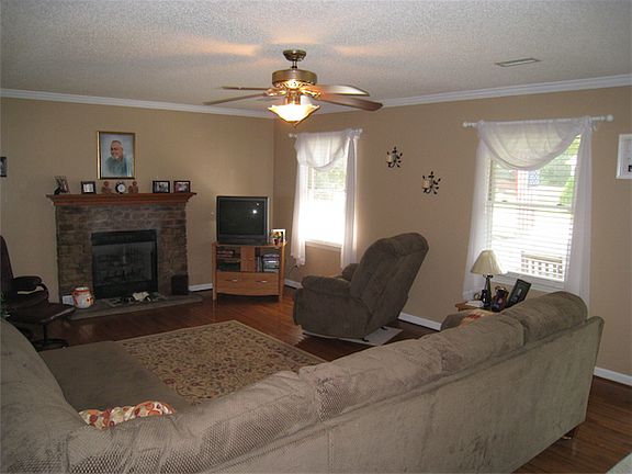 4th image of 3810 Mattingly Dr