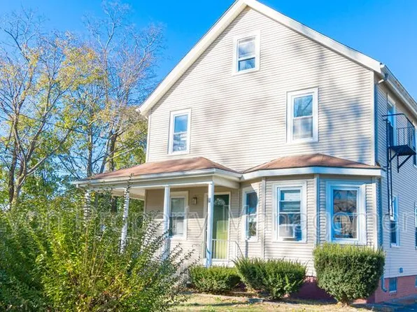 9 Church St APT 2, Cumberland, RI 02864