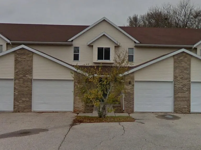830 N Thompson Dr — Photo 1