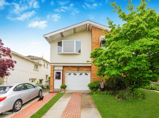 31 Hewitt Ave, Staten Island, NY 10301