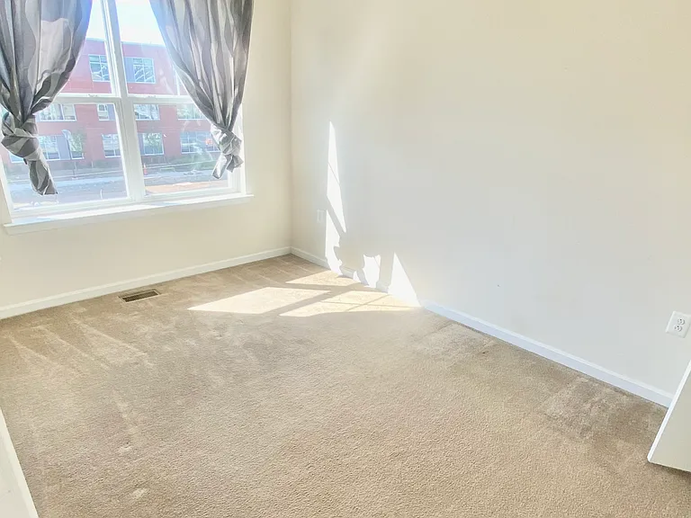 675 Anacostia Ave NE — Photo 11